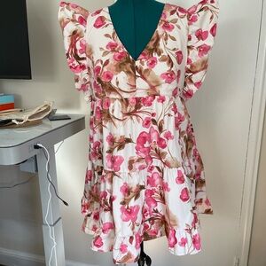 Abercrombie & Fitch White Top with Soft Pink Wash